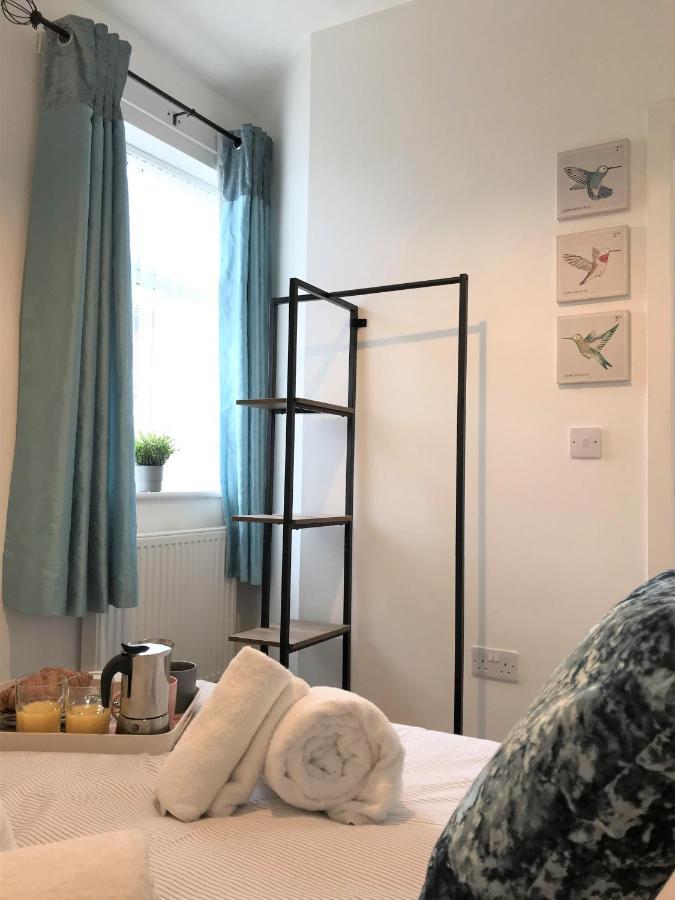 Restful 1-Bedroom Flat In St Helens St Helens  Bagian luar foto