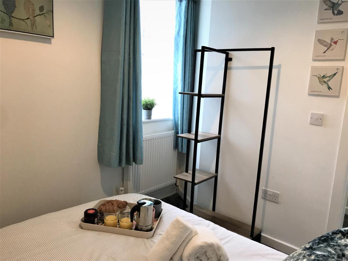 Restful 1-Bedroom Flat In St Helens St Helens  Bagian luar foto