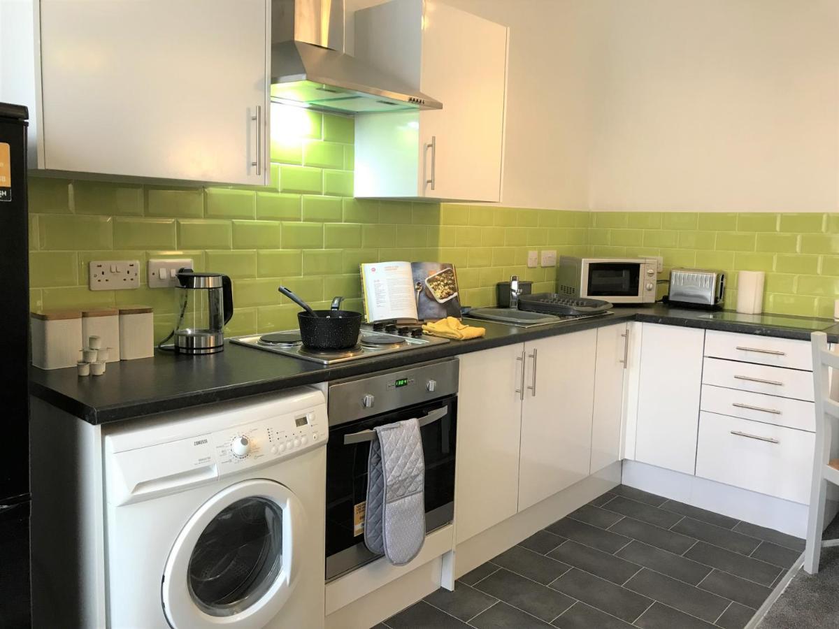 Restful 1-Bedroom Flat In St Helens St Helens  Bagian luar foto